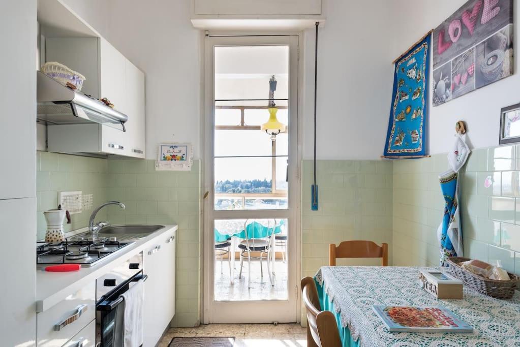 Top Floor Apartment Near Historic Fortino CTA Exterior photo