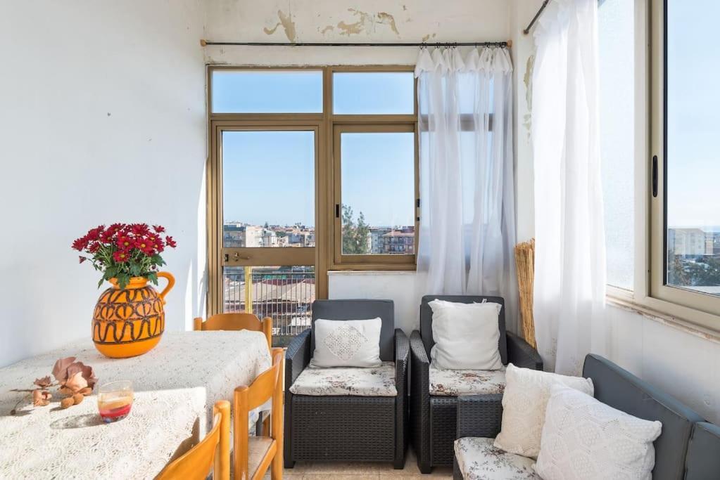 Top Floor Apartment Near Historic Fortino CTA Exterior photo